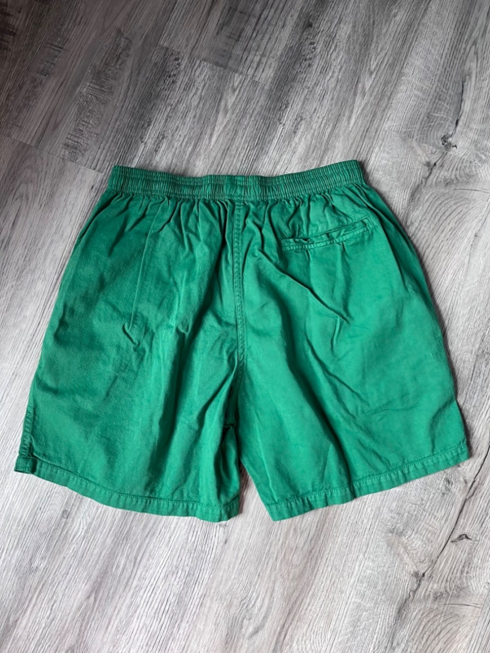 NEW Crazy Shirts wintergreen Dyed green Shorts Men’s L Maui Surfer Beach Hawaii - Picture 8 of 8